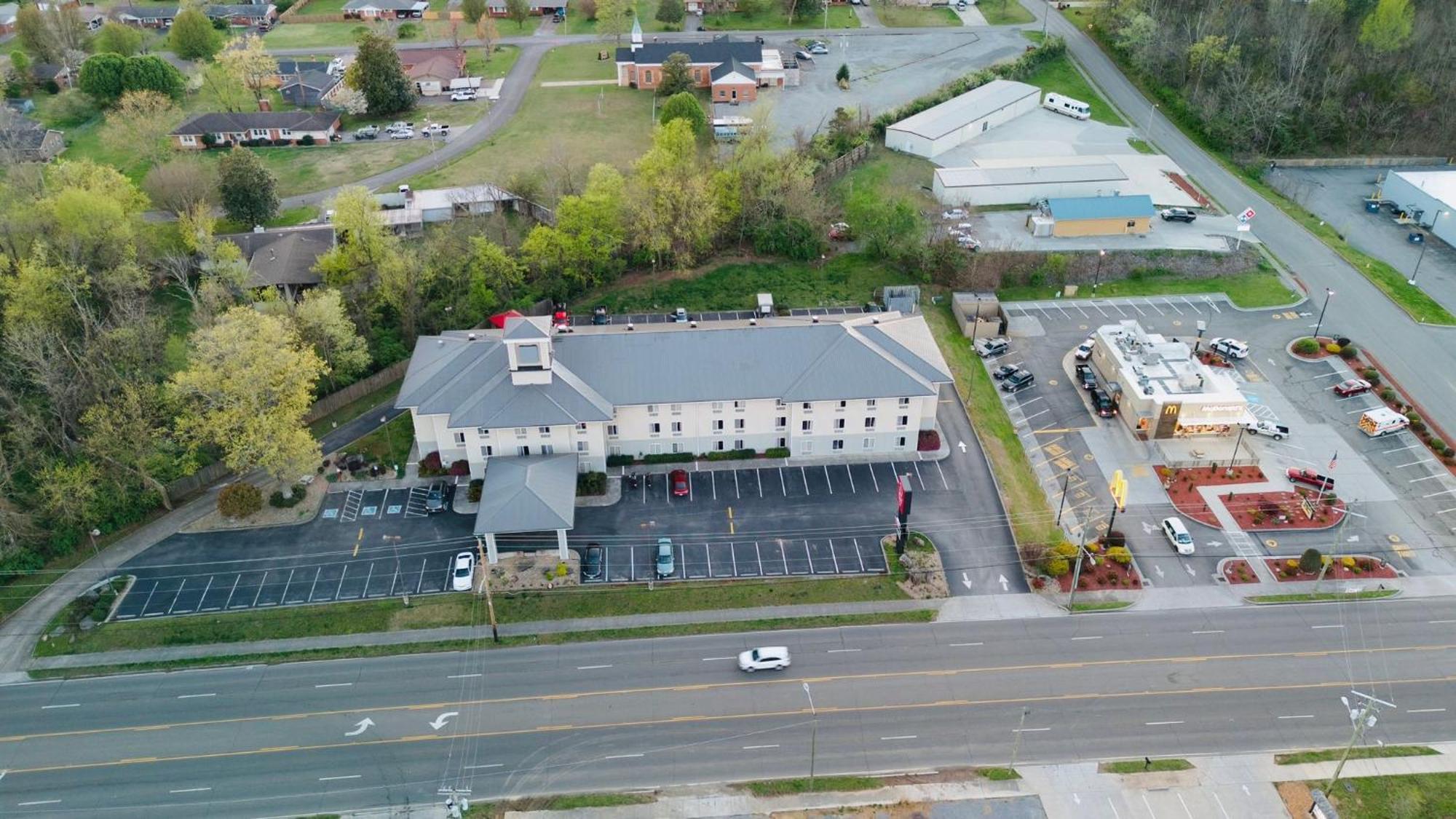 Red Roof Inn Etowah - Athens, Tn Exterior photo